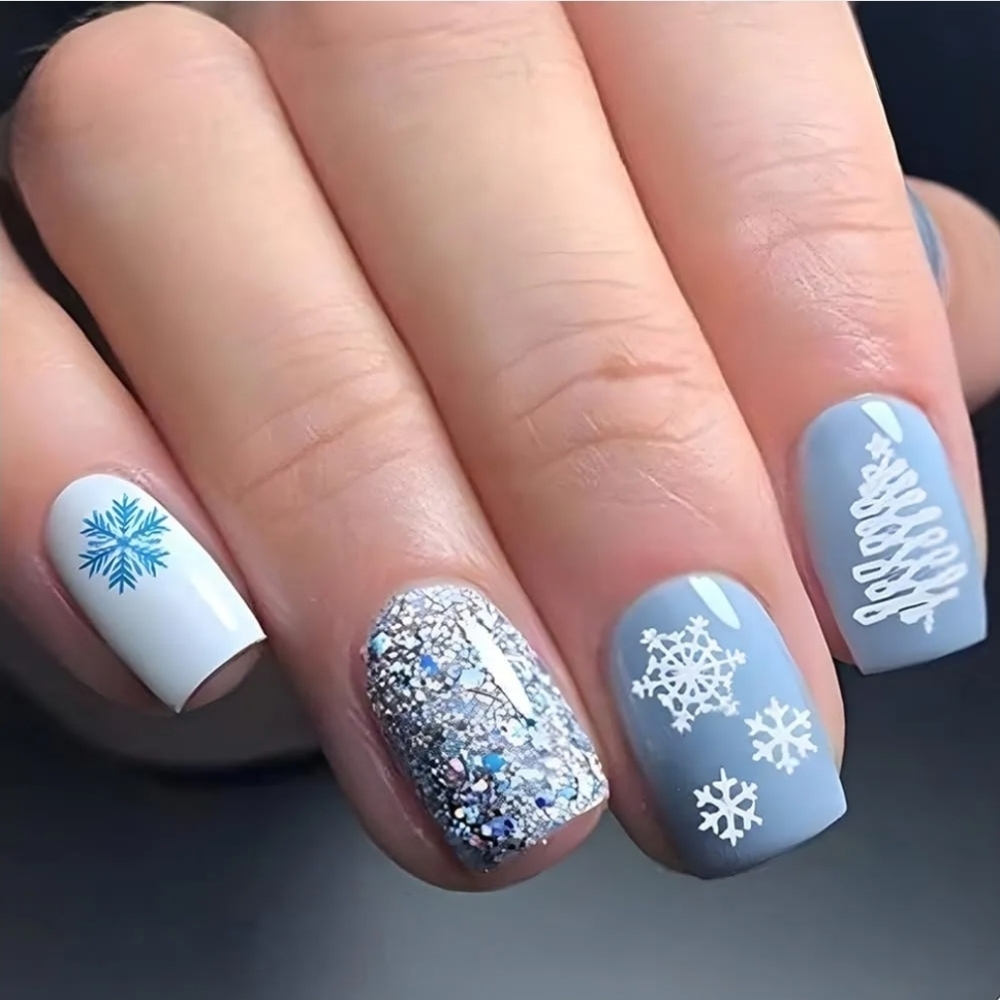 24 Pcs Winter Snowflake Nail Set